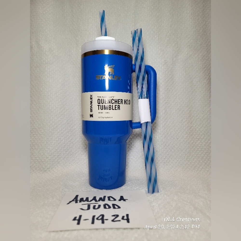 BNWT Stanley 40 oz Arctic Twist